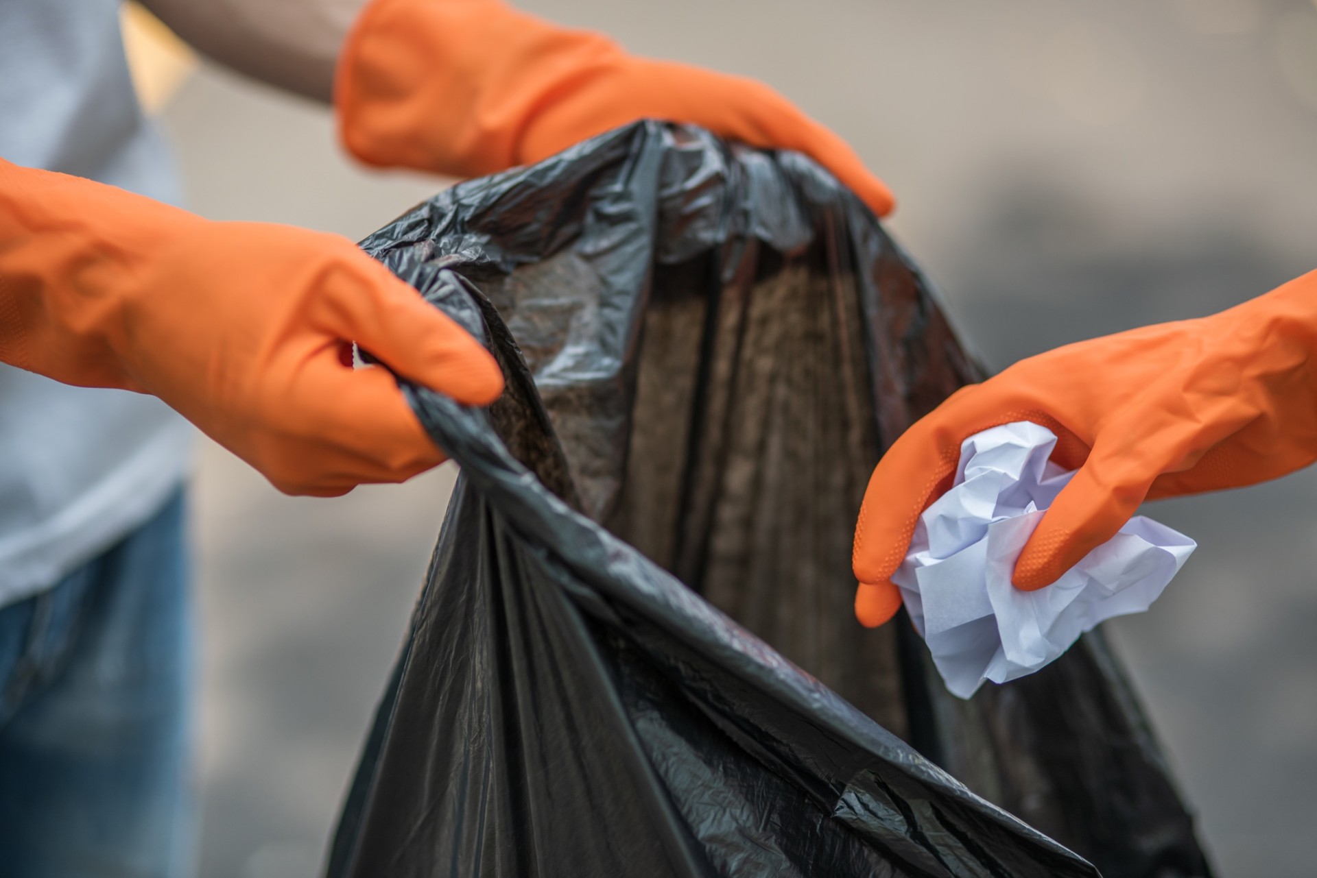 Volunteers collecting recyclable waste
